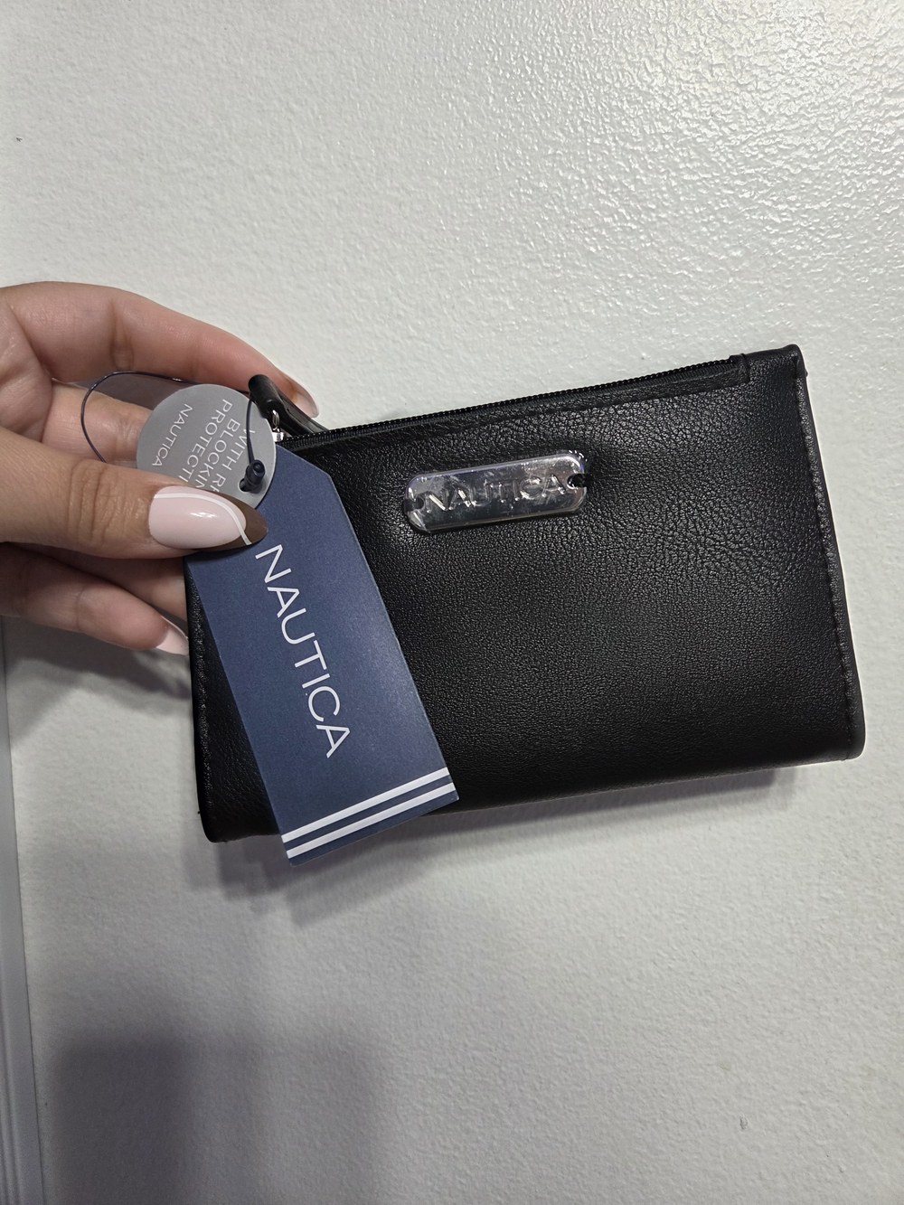 Nautica Women's Black Zip Card & Key Holder